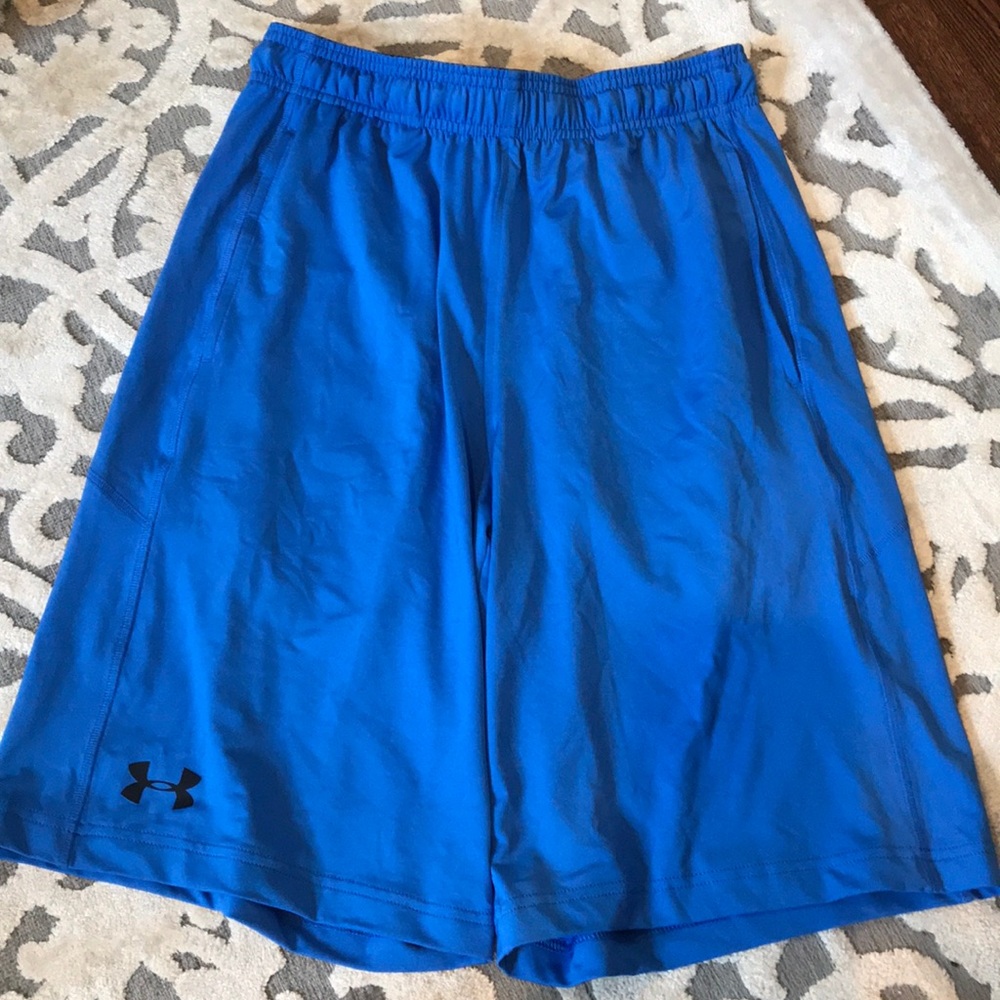 Men’s size small under armour gym shorts